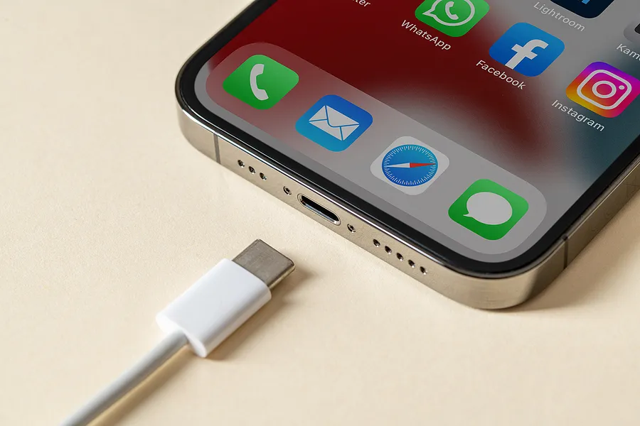 iPhone com o cabo desconectado